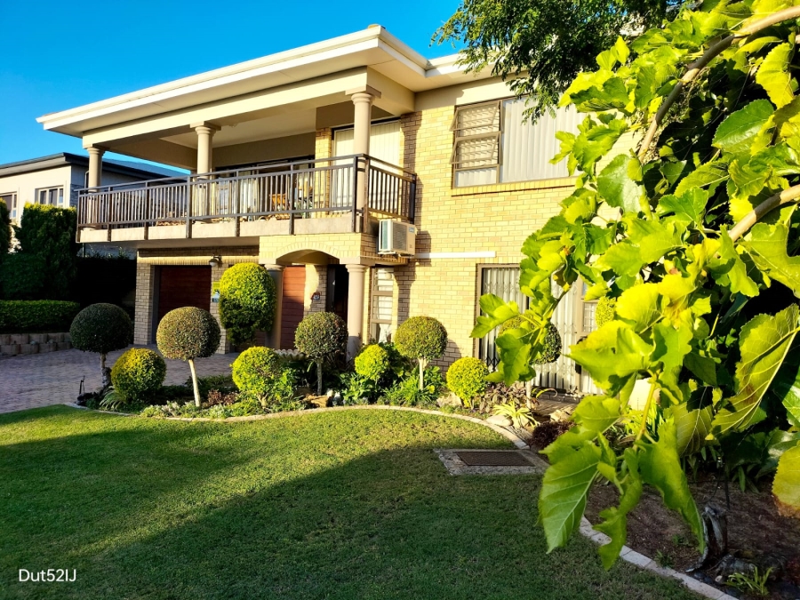4 Bedroom Property for Sale in Fraaiuitsig Western Cape